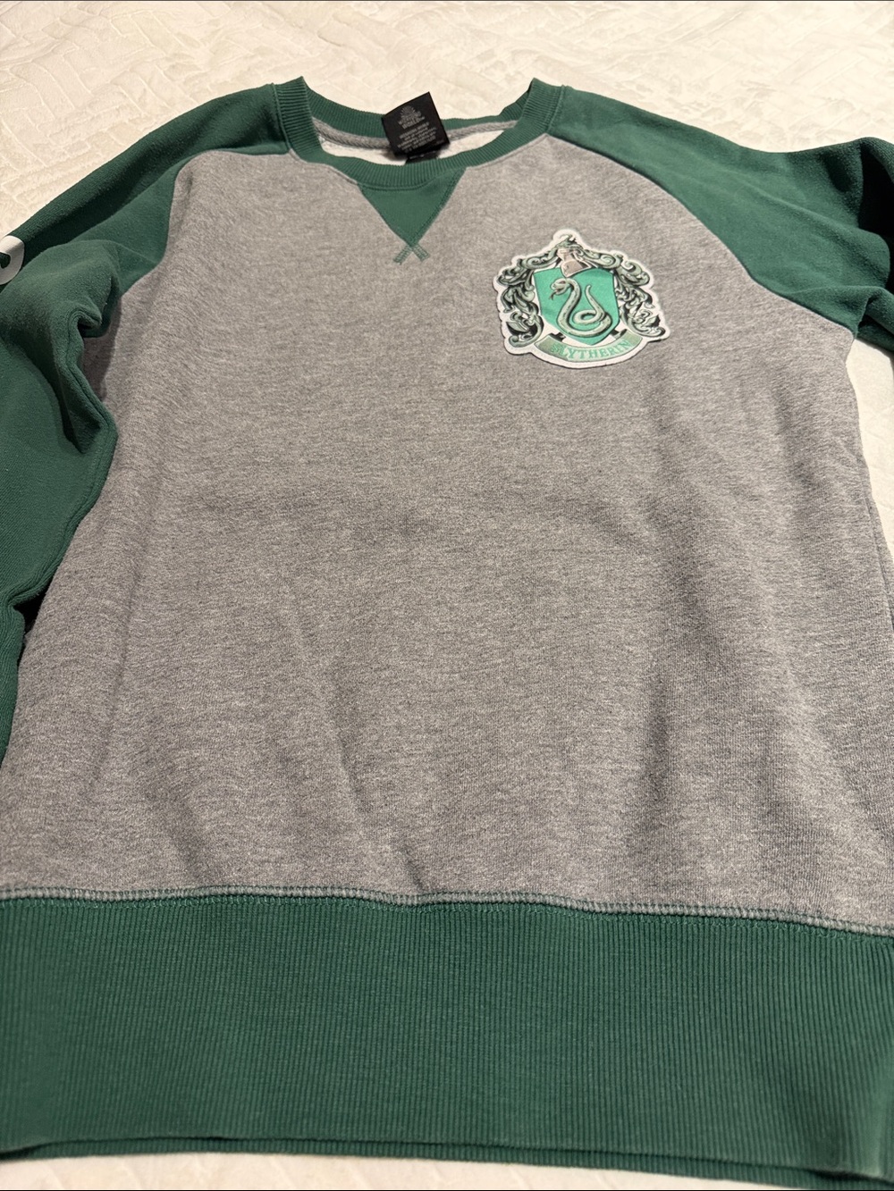 Slytherin Crest Raglan Crewneck Sweater - Green & Gray size S